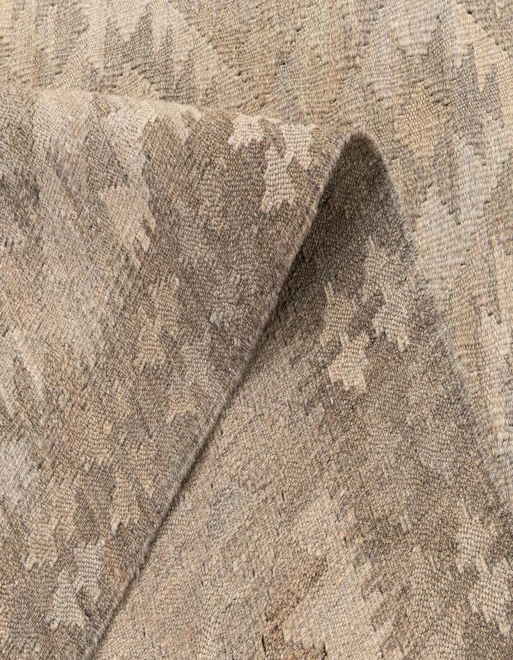 Detail image of  4' x 6'  Hand Woven Kilim Maymana Wool Rug