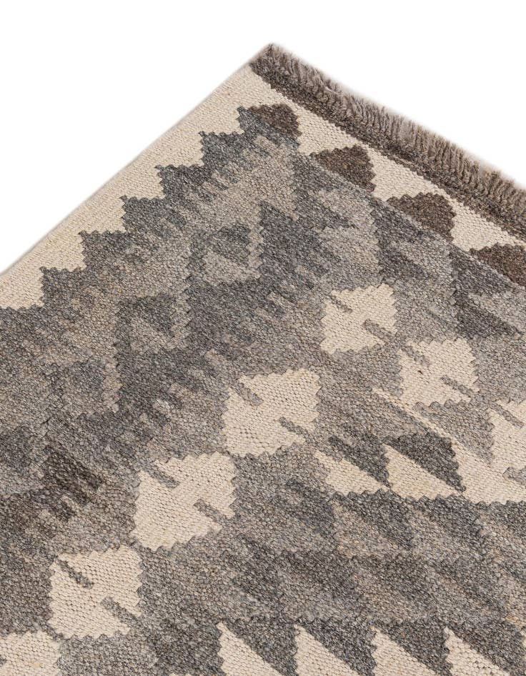 Detail image of  4' 1 x 5' 11  Hand Woven Kilim Maymana Wool Rug