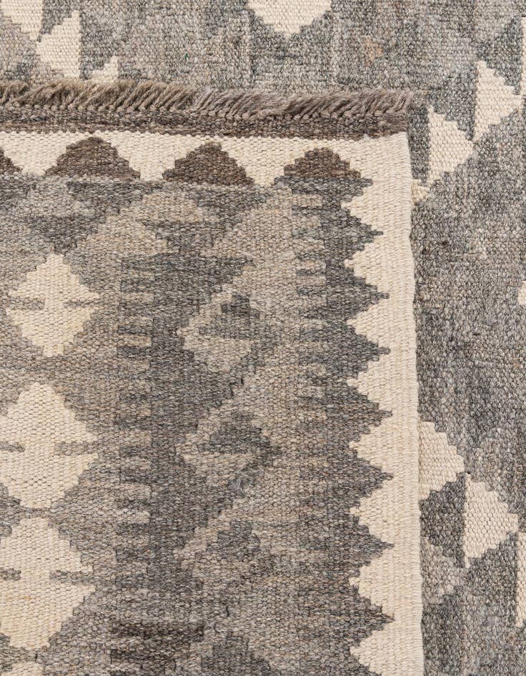 Detail image of  4' 1 x 5' 11  Hand Woven Kilim Maymana Wool Rug
