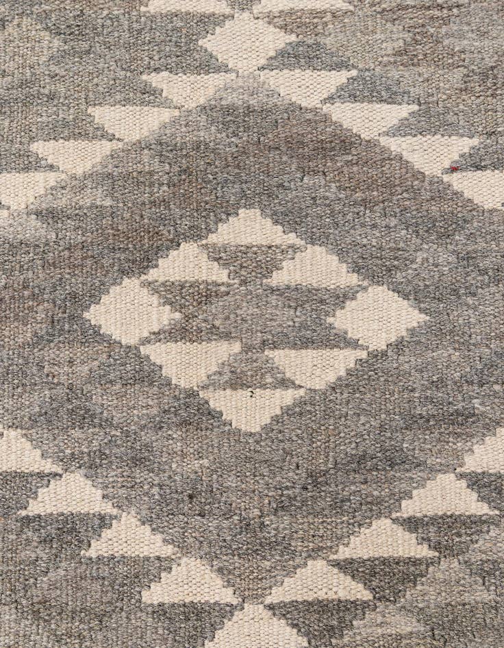 Detail image of  4' 1 x 5' 11  Hand Woven Kilim Maymana Wool Rug