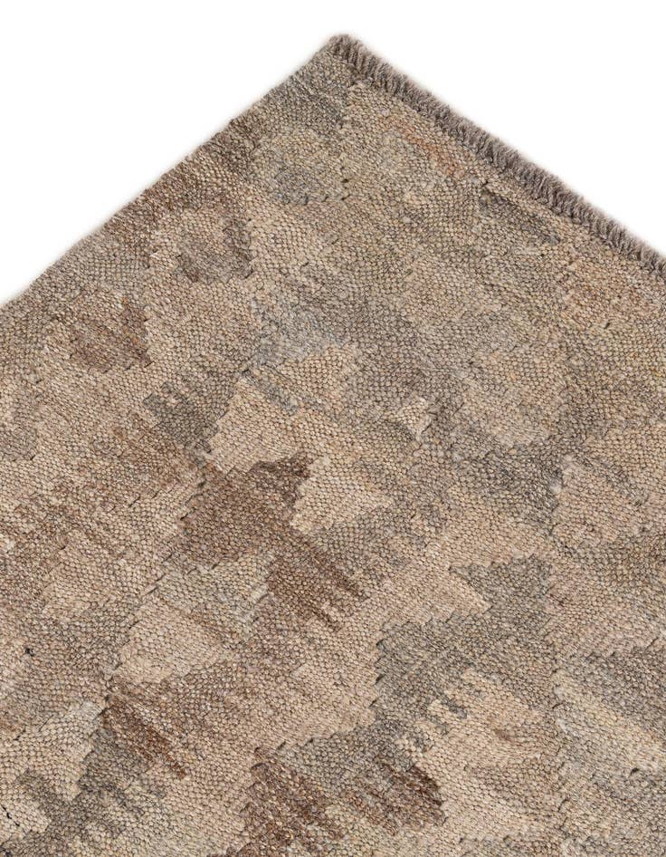 Detail image of  3' 10 x 5' 10  Hand Woven Kilim Maymana Wool Rug