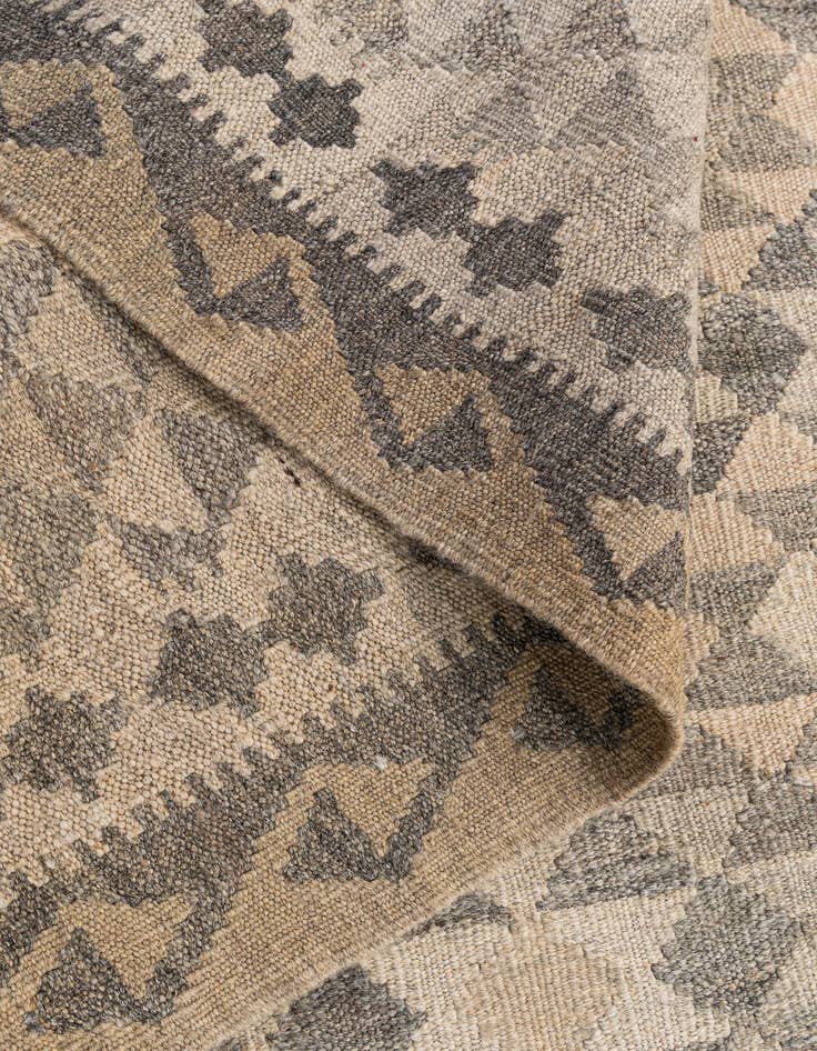 Detail image of  3' 11 x 6'  Hand Woven Kilim Maymana Wool Rug