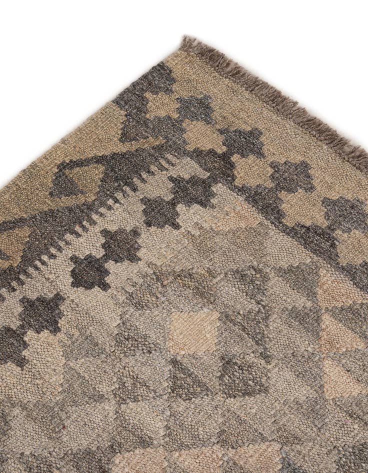 Detail image of  3' 11 x 6'  Hand Woven Kilim Maymana Wool Rug