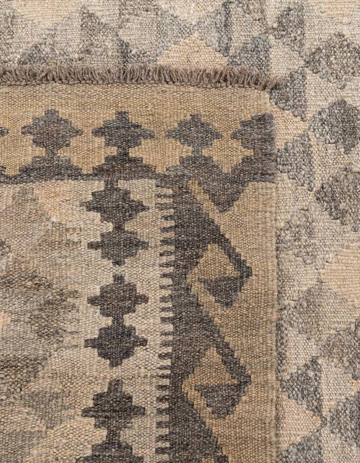 Detail image of  3' 11 x 6'  Hand Woven Kilim Maymana Wool Rug