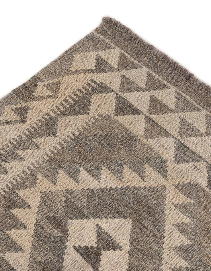 Detail image of  4' 1 x 6' 1  Hand Woven Kilim Maymana Wool Rug