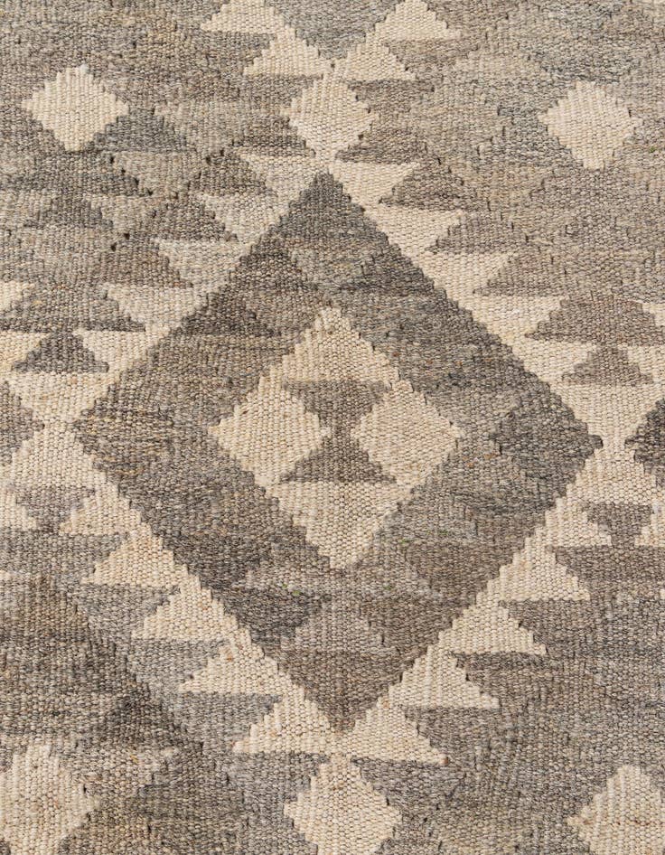 Detail image of  4' 1 x 6' 1  Hand Woven Kilim Maymana Wool Rug