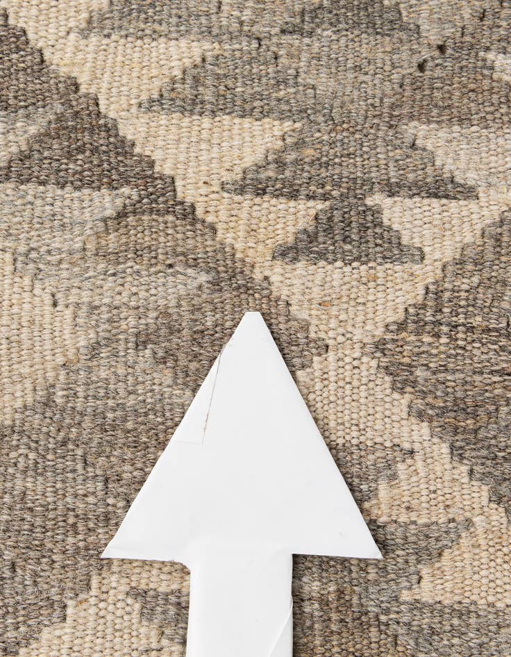 Detail image of  4' 1 x 6' 1  Hand Woven Kilim Maymana Wool Rug