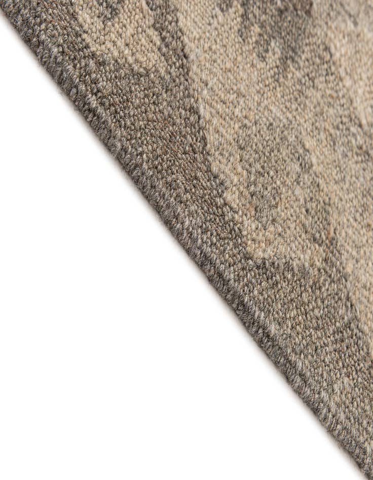 Detail image of  4' 1 x 6' 1  Hand Woven Kilim Maymana Wool Rug