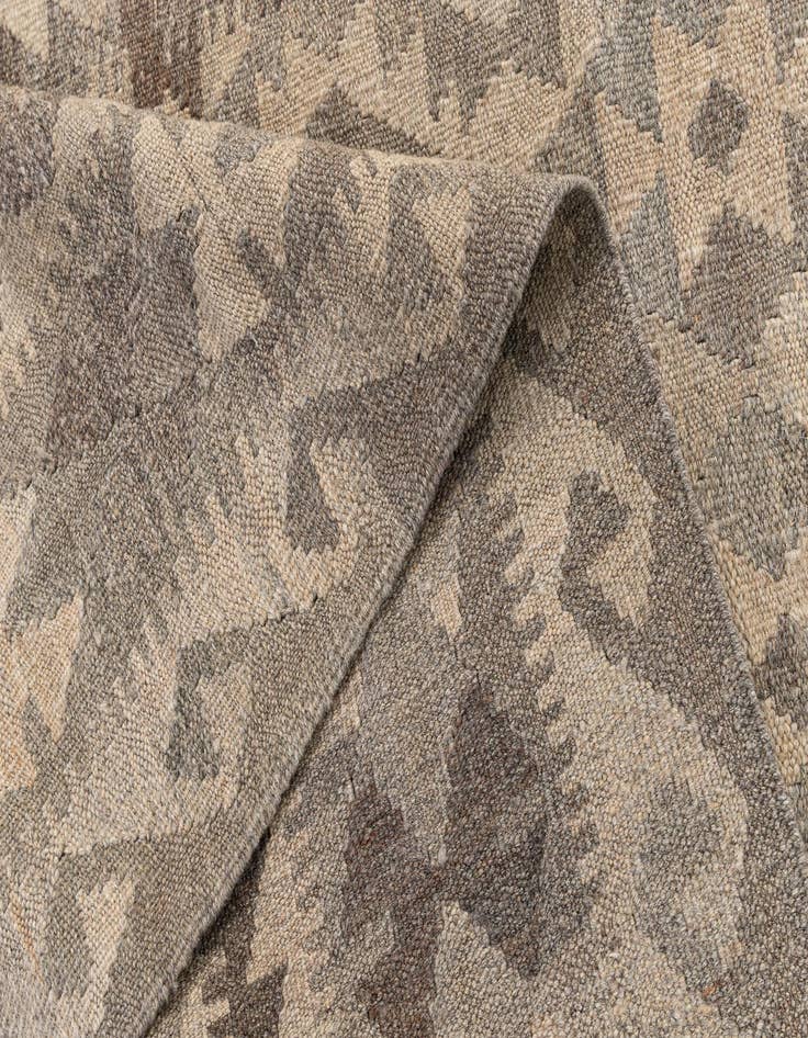 Detail image of  4' 1 x 6' 1  Hand Woven Kilim Maymana Wool Rug