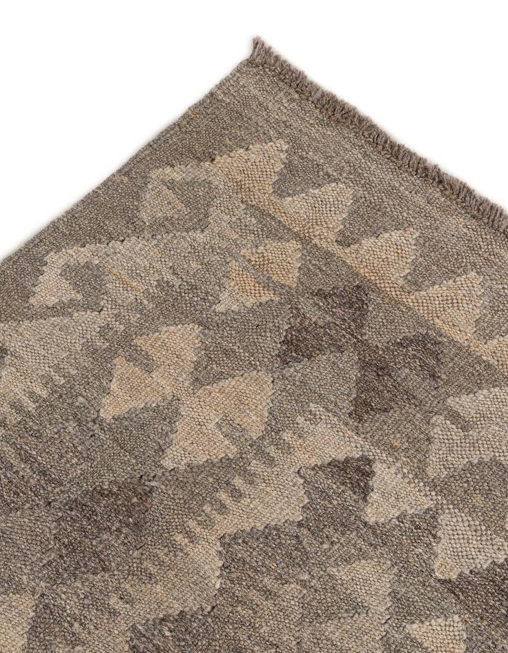 Detail image of  4' 1 x 6' 1  Hand Woven Kilim Maymana Wool Rug