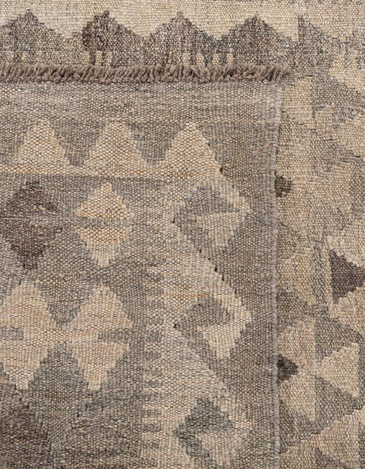 Detail image of  4' 1 x 6' 1  Hand Woven Kilim Maymana Wool Rug