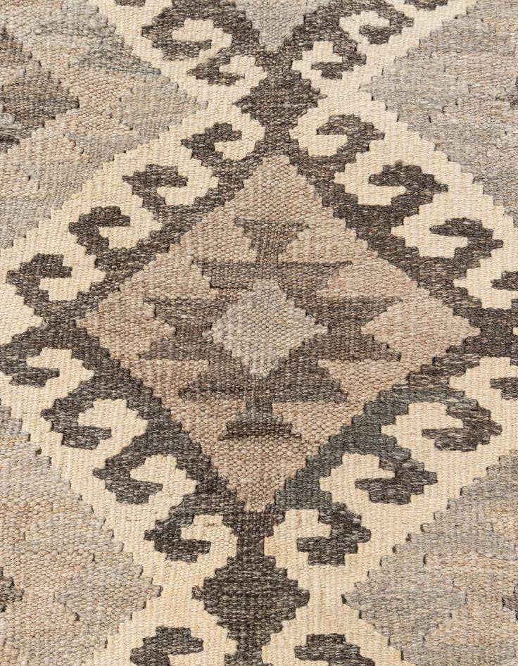 Detail image of  4' x 6' 1  Hand Woven Kilim Maymana Wool Rug
