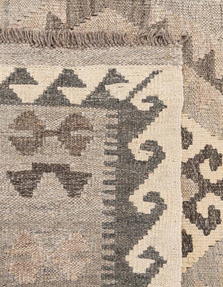 Detail image of  4' x 6' 1  Hand Woven Kilim Maymana Wool Rug