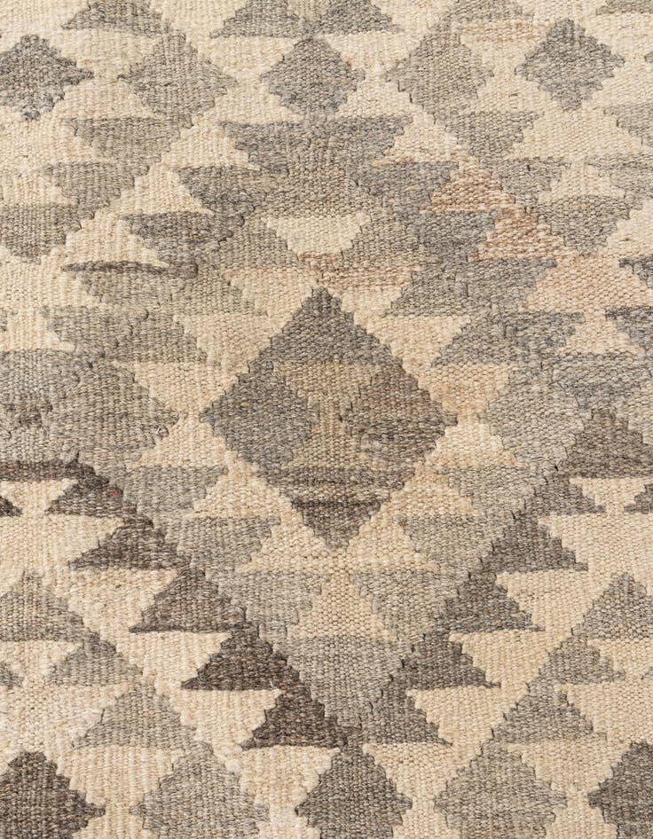 Detail image of  4' 2 x 6'  Hand Woven Kilim Maymana Wool Rug