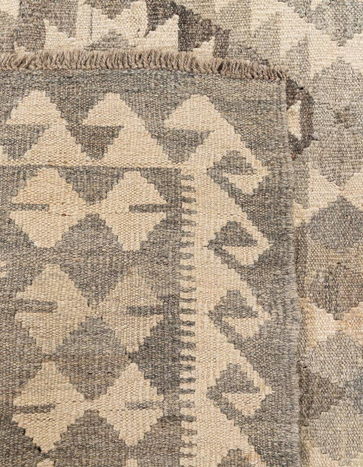 Detail image of  4' 2 x 6'  Hand Woven Kilim Maymana Wool Rug