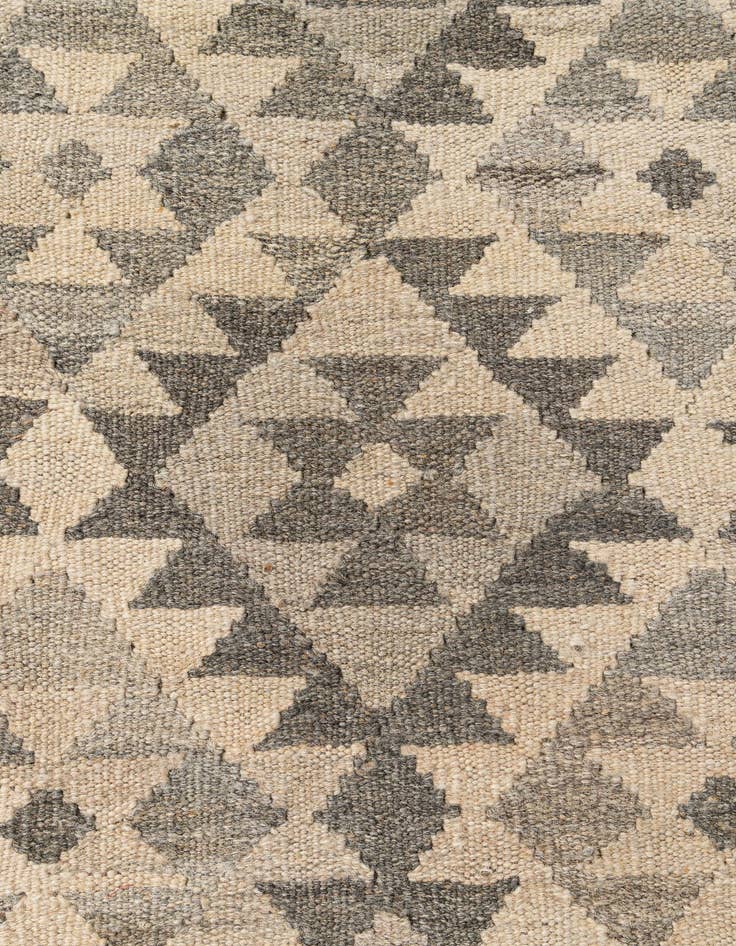 Detail image of  4' 1 x 5' 11  Hand Woven Kilim Maymana Wool Rug