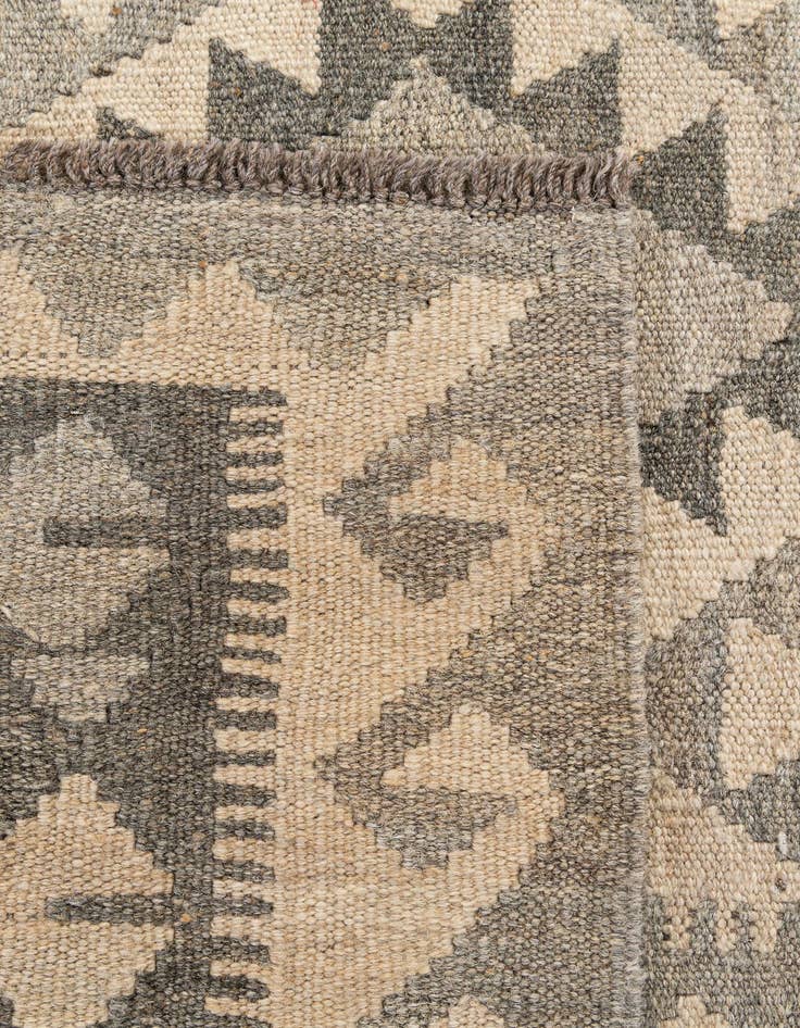 Detail image of  4' 1 x 5' 11  Hand Woven Kilim Maymana Wool Rug