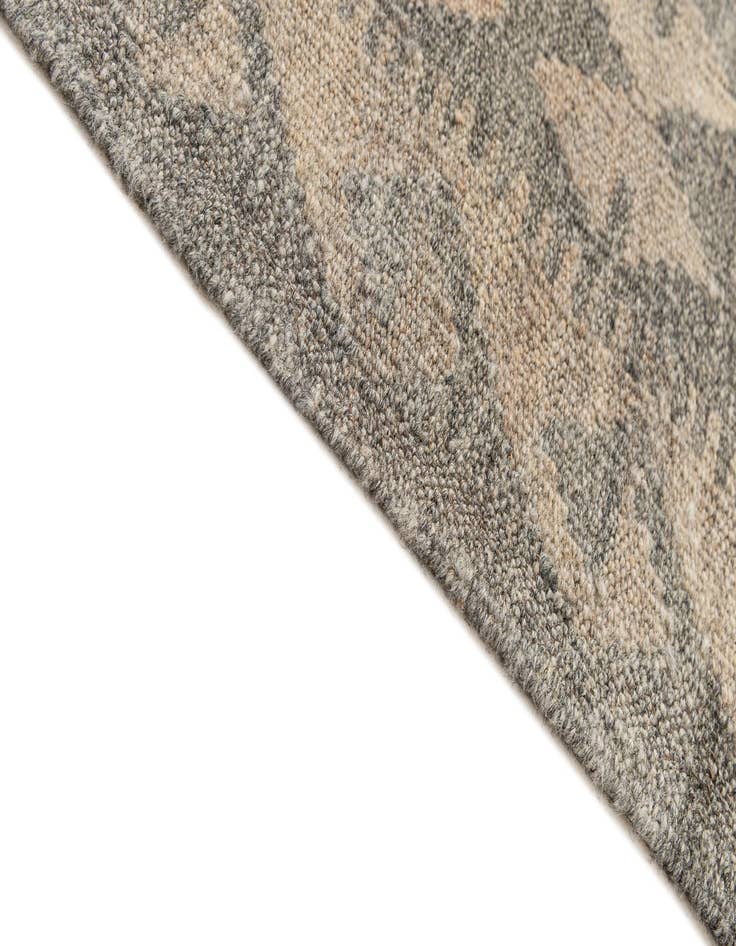 Detail image of  4' x 6' 1  Hand Woven Kilim Maymana Wool Rug