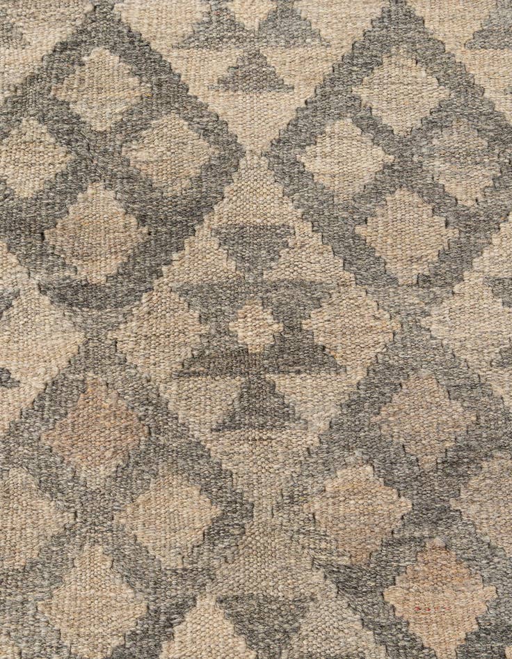 Detail image of  4' x 6' 1  Hand Woven Kilim Maymana Wool Rug