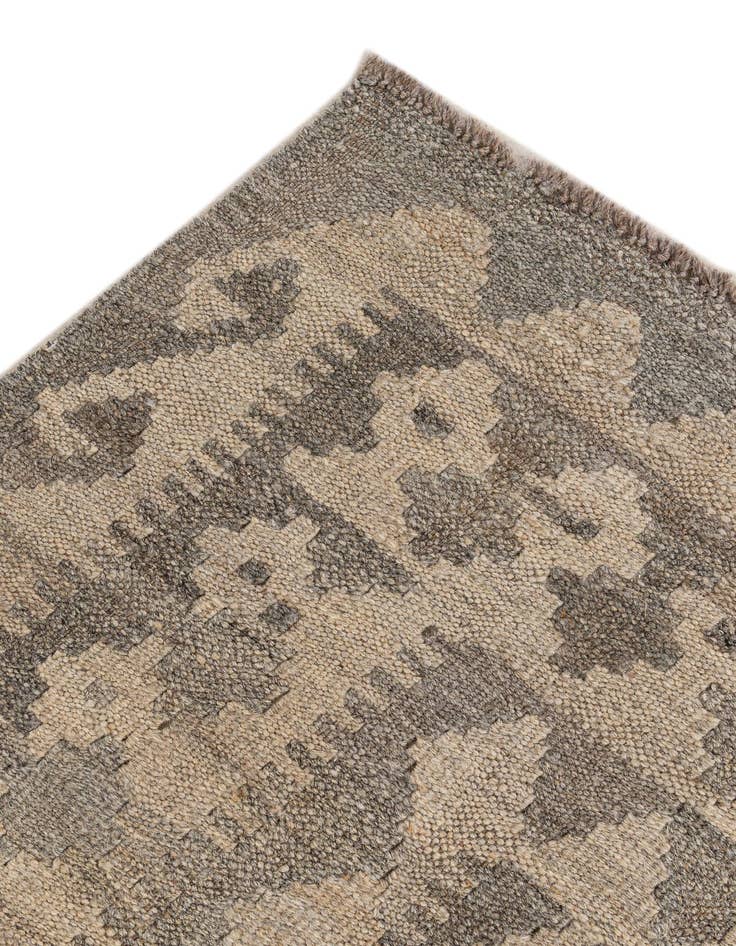 Detail image of  4' 1 x 6'  Hand Woven Kilim Maymana Wool Rug