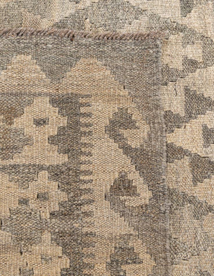 Detail image of  4' 1 x 6'  Hand Woven Kilim Maymana Wool Rug