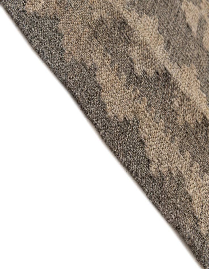 Detail image of  4' 1 x 6' 1  Hand Woven Kilim Maymana Wool Rug