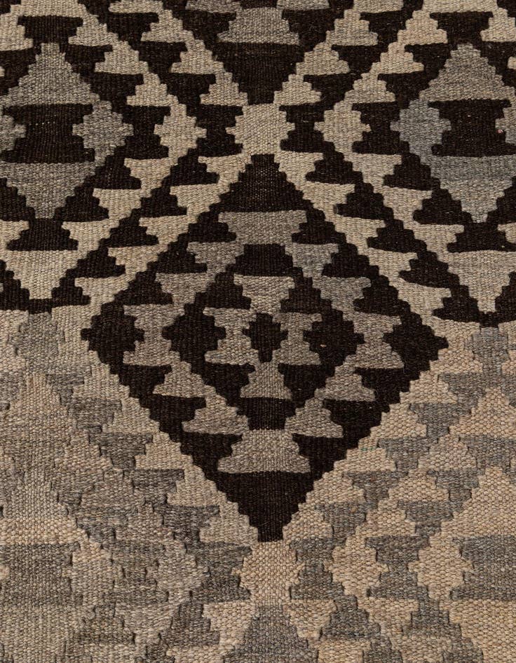Detail image of  4' 1 x 6' 1  Hand Woven Kilim Maymana Wool Rug