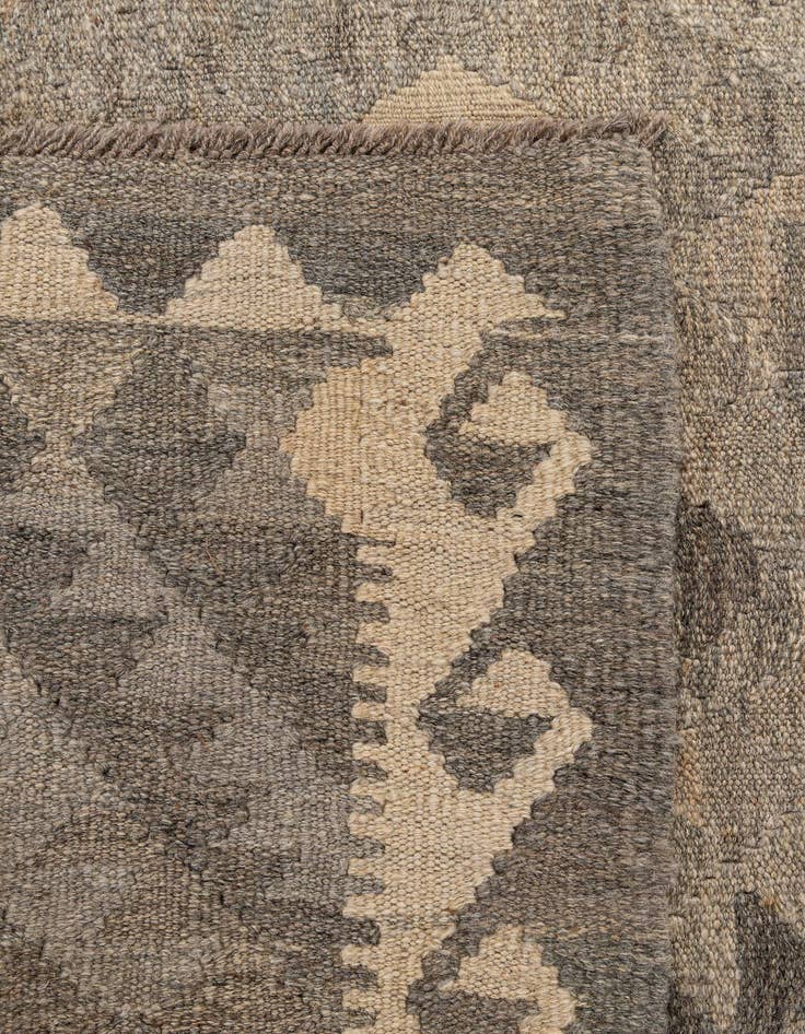 Detail image of  4' 1 x 6'  Hand Woven Kilim Maymana Wool Rug