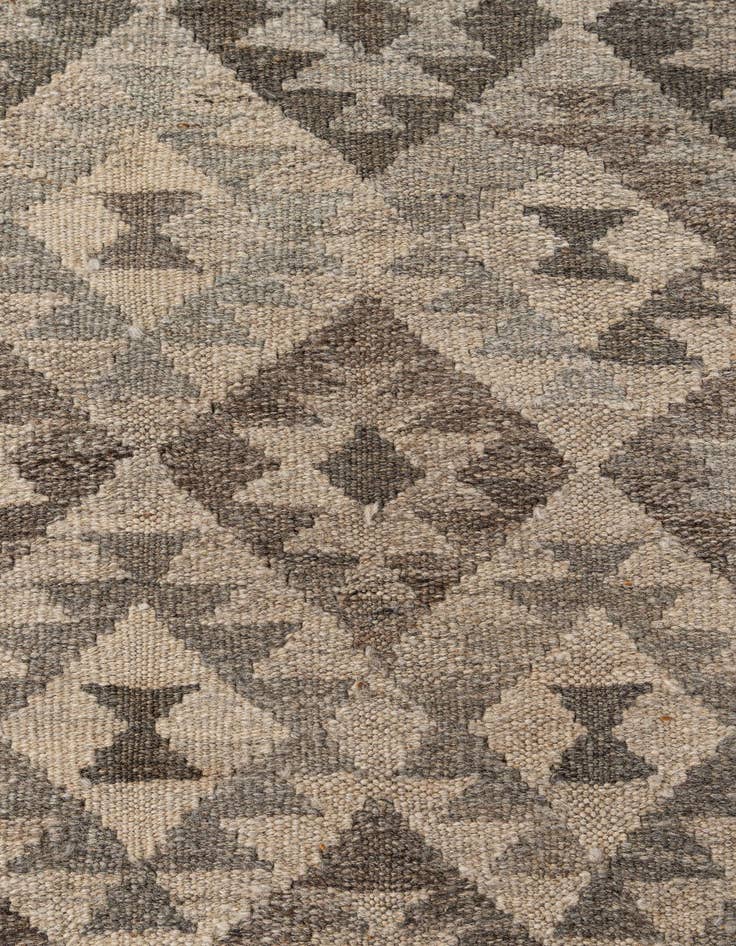 Detail image of  4' 1 x 6'  Hand Woven Kilim Maymana Wool Rug