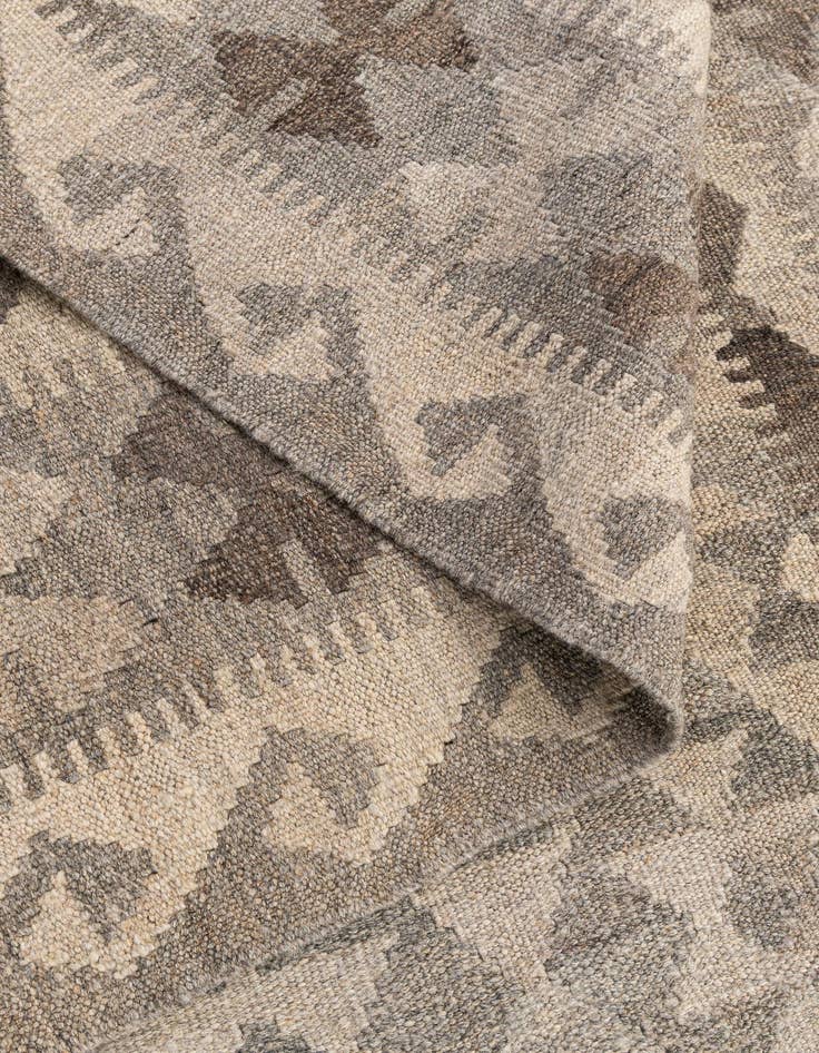 Detail image of  3' 11 x 6'  Hand Woven Kilim Maymana Wool Rug