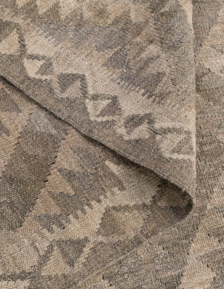 Detail image of  4' x 6'  Hand Woven Kilim Maymana Wool Rug