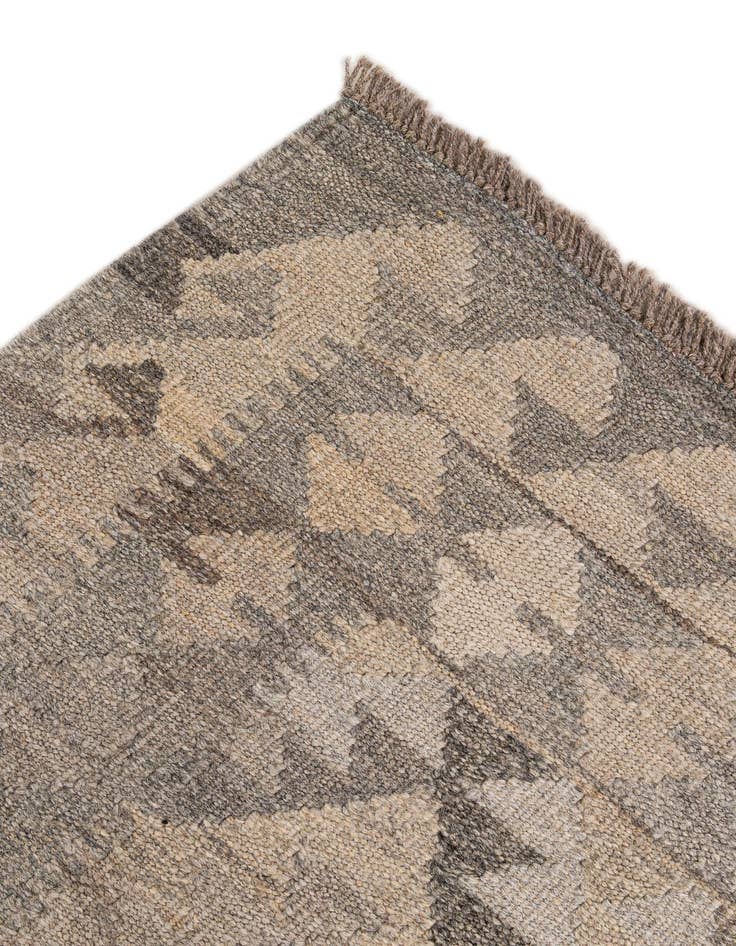 Detail image of  4' x 5' 9  Hand Woven Kilim Maymana Wool Rug