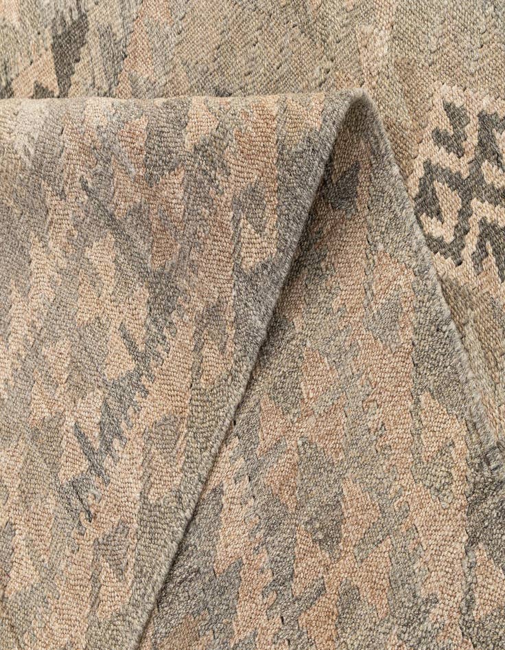 Detail image of  4' x 6' 4  Hand Woven Kilim Maymana Wool Rug