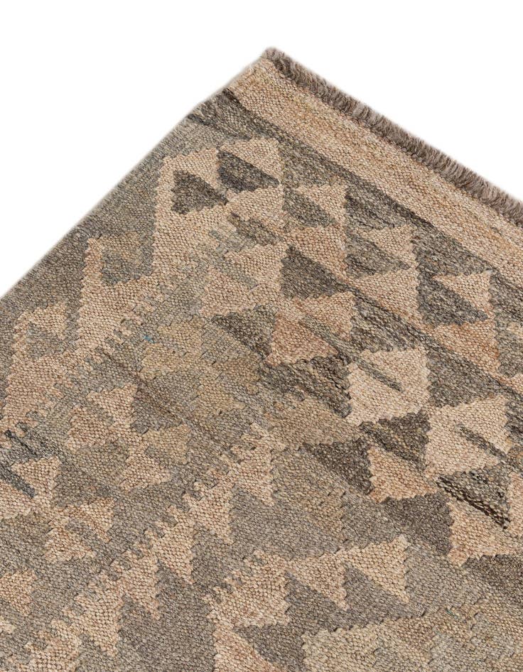 Detail image of  4' x 6' 4  Hand Woven Kilim Maymana Wool Rug