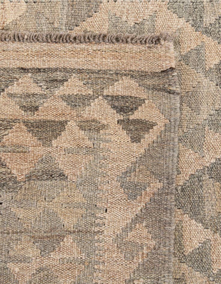 Detail image of  4' x 6' 4  Hand Woven Kilim Maymana Wool Rug