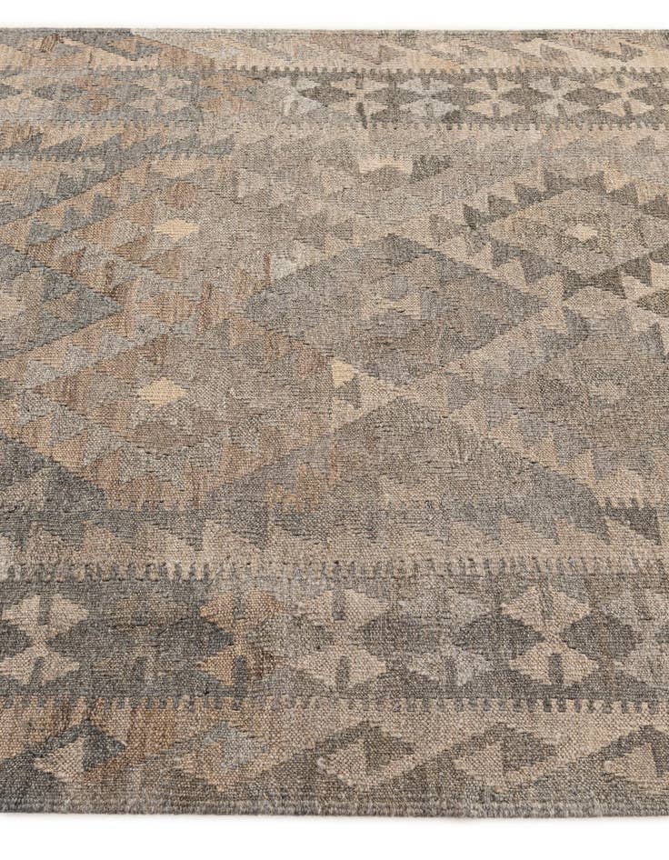 Detail image of  4' x 6' 6  Hand Woven Kilim Maymana Wool Rug