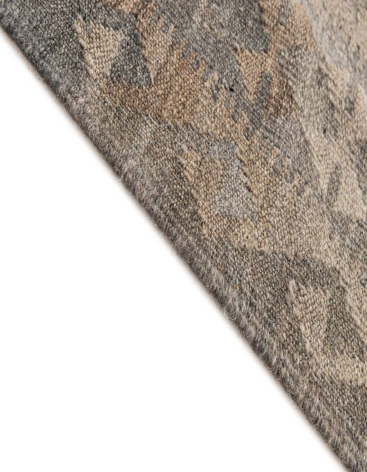Detail image of  4' x 6' 6  Hand Woven Kilim Maymana Wool Rug