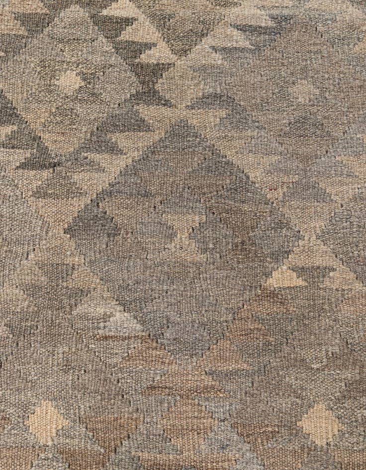 Detail image of  4' x 6' 6  Hand Woven Kilim Maymana Wool Rug