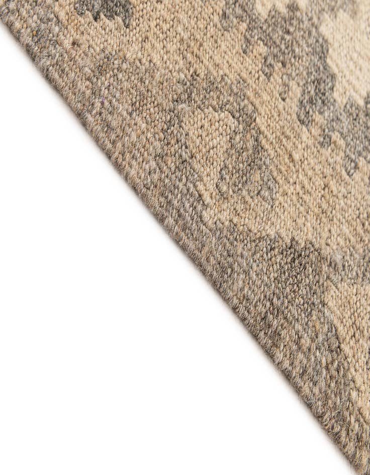 Detail image of  4' 1 x 6' 4  Hand Woven Kilim Maymana Wool Rug