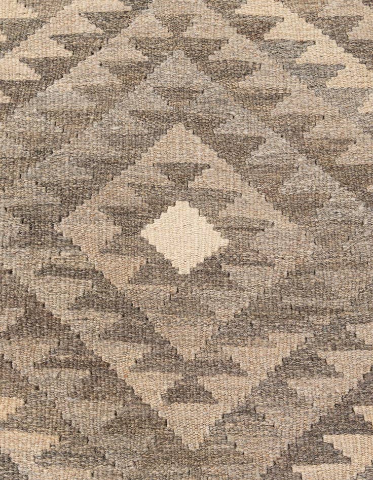Detail image of  4' 1 x 6' 4  Hand Woven Kilim Maymana Wool Rug