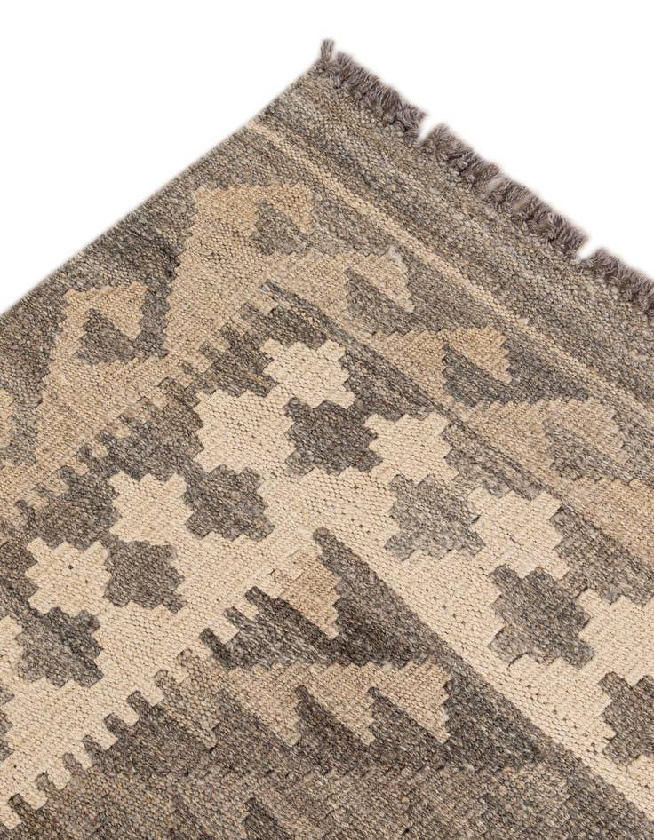 Detail image of  4' 1 x 6' 4  Hand Woven Kilim Maymana Wool Rug