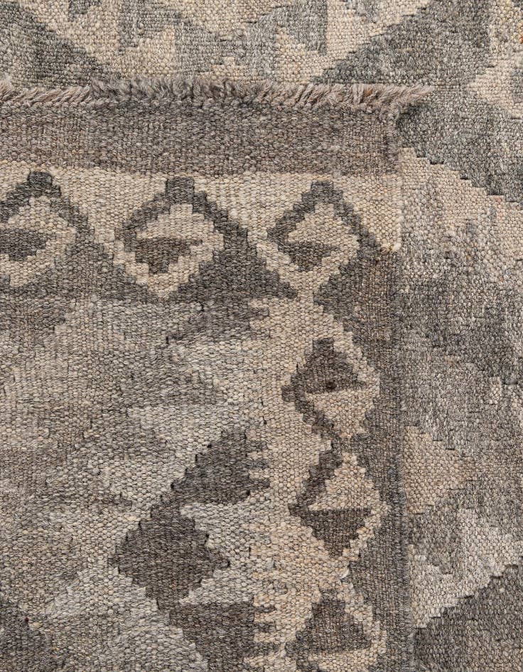 Detail image of  4' 1 x 6' 3  Hand Woven Kilim Maymana Wool Rug