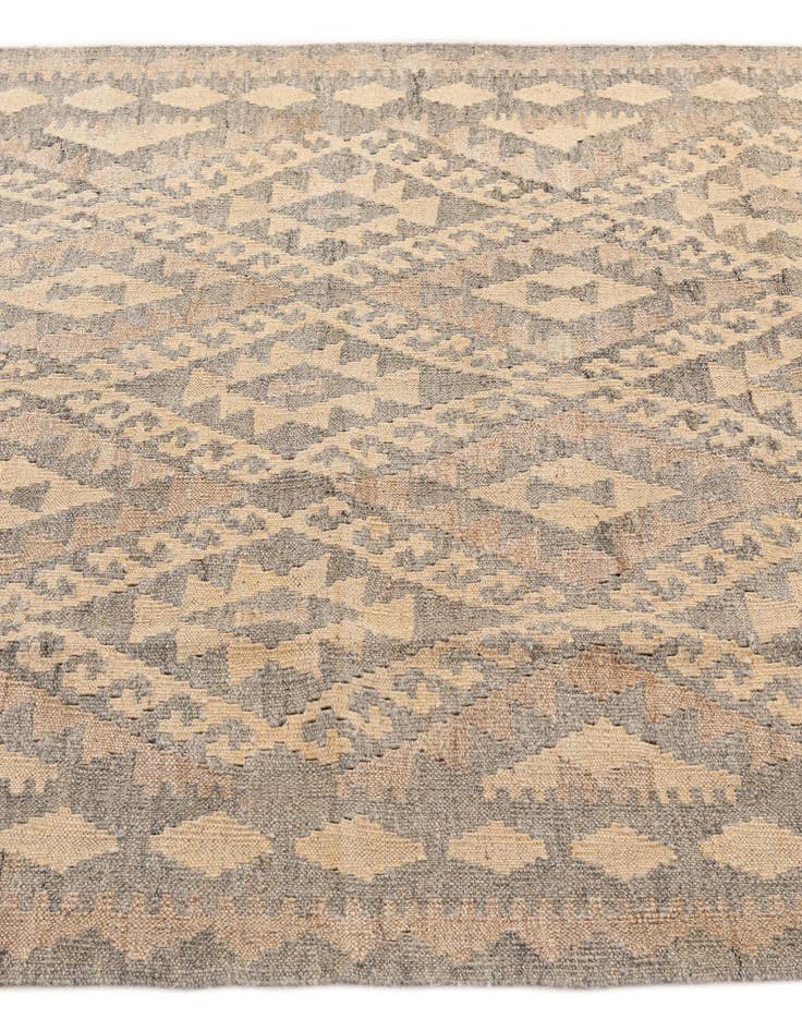 Detail image of  4' 3 x 5' 9  Hand Woven Kilim Maymana Wool Rug