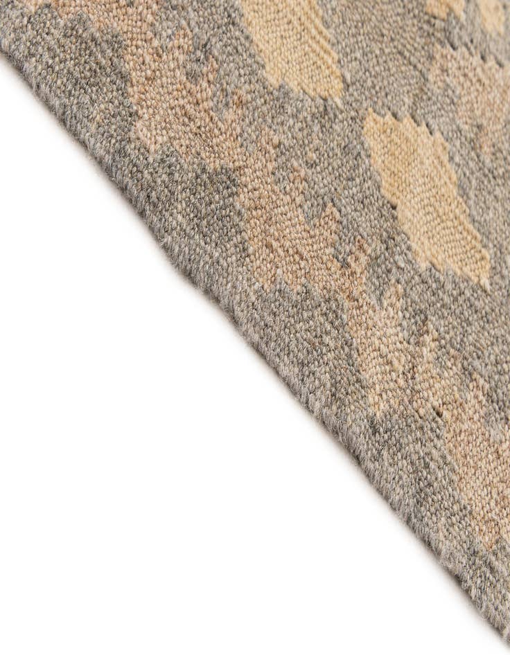 Detail image of  4' 3 x 5' 9  Hand Woven Kilim Maymana Wool Rug