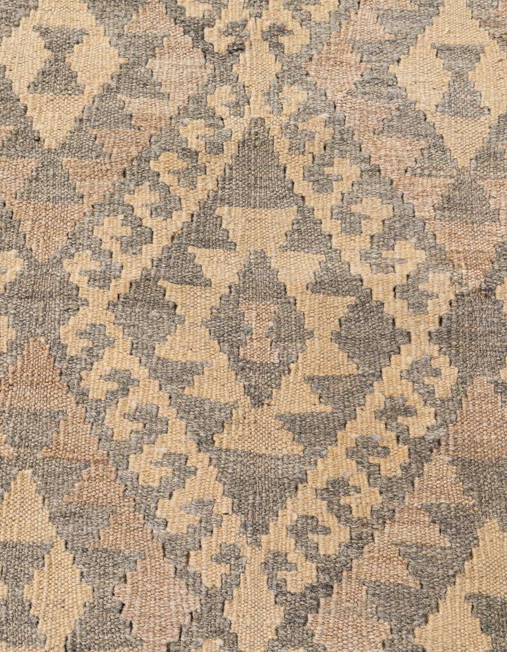 Detail image of  4' 3 x 5' 9  Hand Woven Kilim Maymana Wool Rug