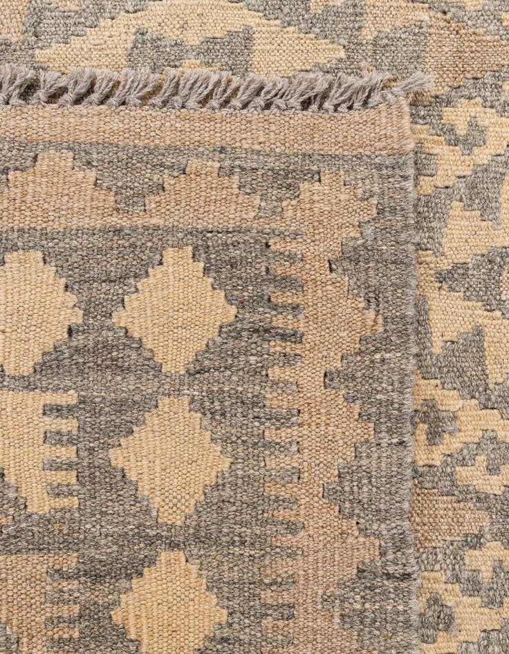 Detail image of  4' 3 x 5' 9  Hand Woven Kilim Maymana Wool Rug