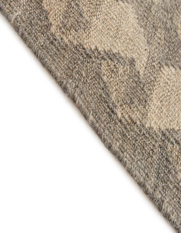 Detail image of  4' 5 x 6'  Hand Woven Kilim Maymana Wool Rug