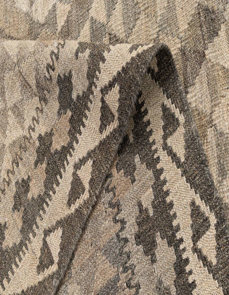 Detail image of  4' 2 x 6'  Hand Woven Kilim Maymana Wool Rug
