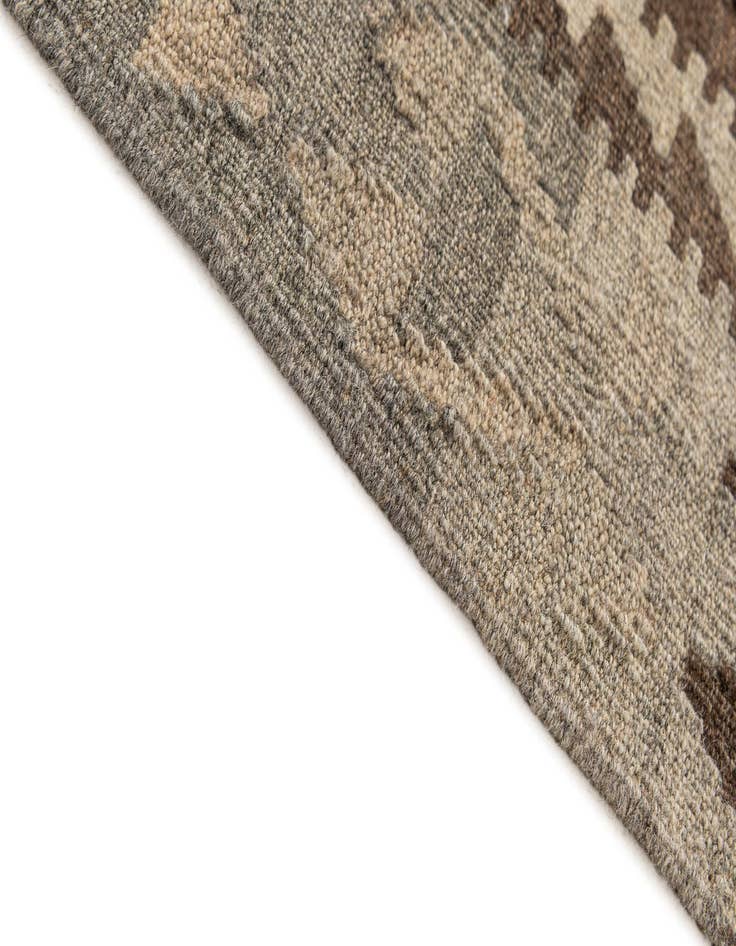 Detail image of  4' 2 x 5' 11  Hand Woven Kilim Maymana Wool Rug