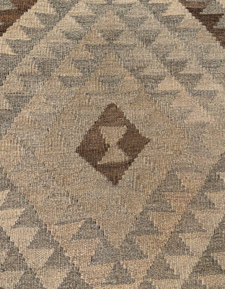 Detail image of  4' 2 x 5' 11  Hand Woven Kilim Maymana Wool Rug